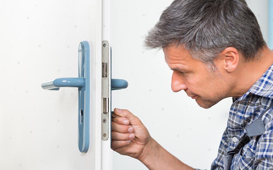 serrurier porte claquée Le Bourget